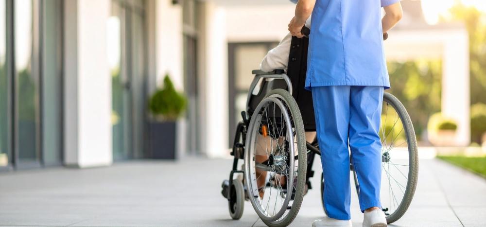 Operata a 101 anni al femore all’Ospedale Maresca: dimessa dopo una settimana in ottima salute